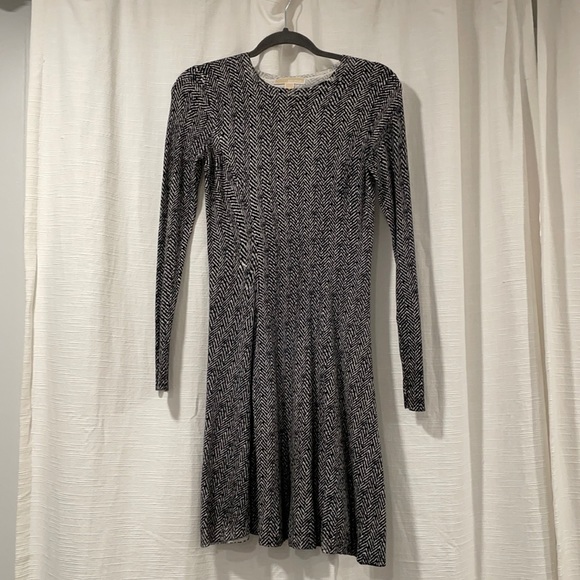 MICHAEL Michael Kors Long Sleeve Herringbone Print Dress - Picture 4 of 8
